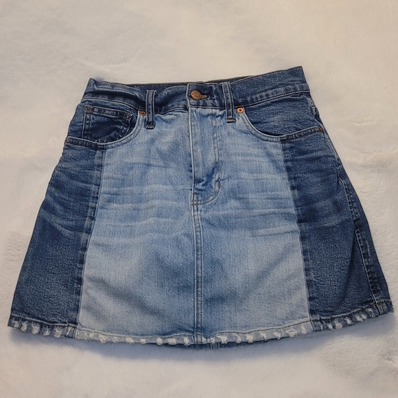 Madewell McCarren Two Tone Distressed Denim Skirt Size 26 - Picture 4 of 16